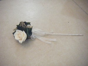 gold_wand_with_cream_rose