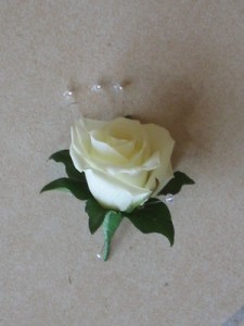 white_rose_and_crystals